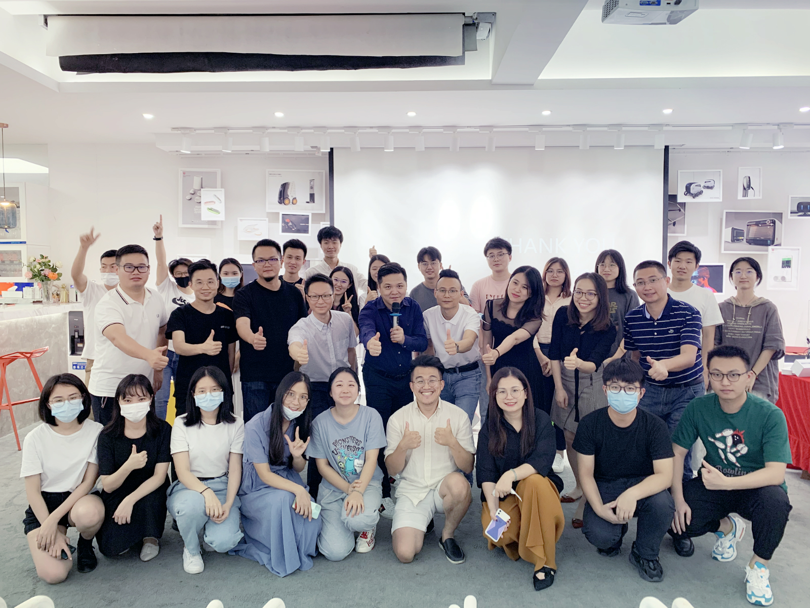 携手并进，，，，，，，，同谋远景丨真人游戏印刷集团&洛可可战略相助签约仪式暨分享会圆满乐成！